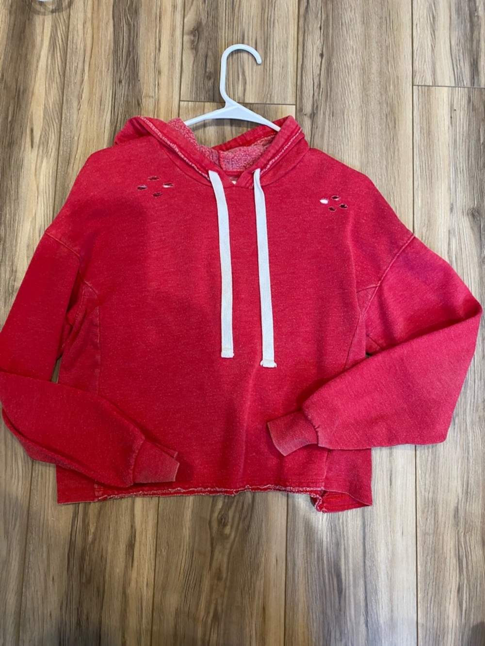 Colsie Red Heather Pullover with Logo Tag